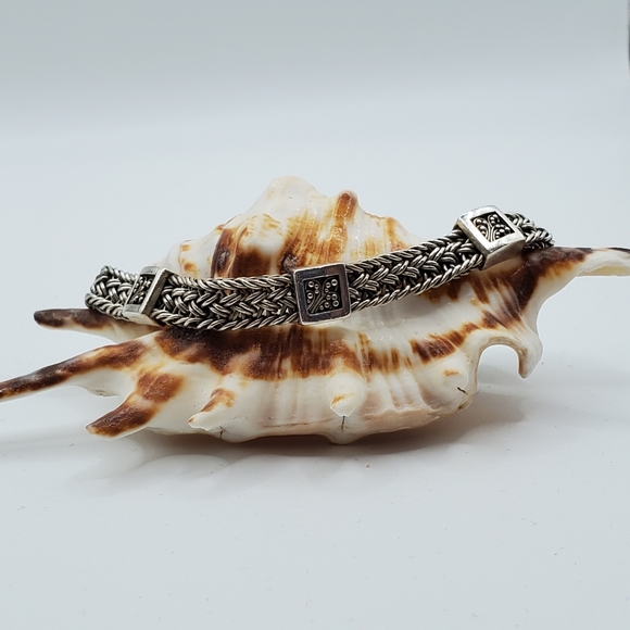 Lois Hill Bracelet - Picture 16 of 16